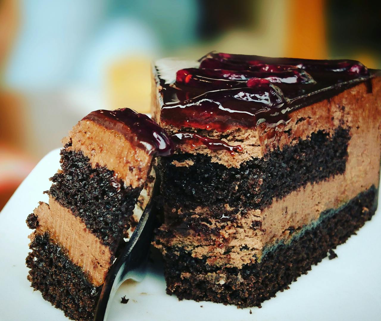 service-05 Chocolate berry Cake