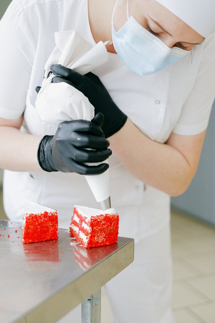 service-03 Cake frosting